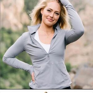Zyia Gray Pocket 1/2 Zip Pullover Size Large